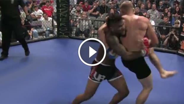 Rare submission ends this MMA fight painfully