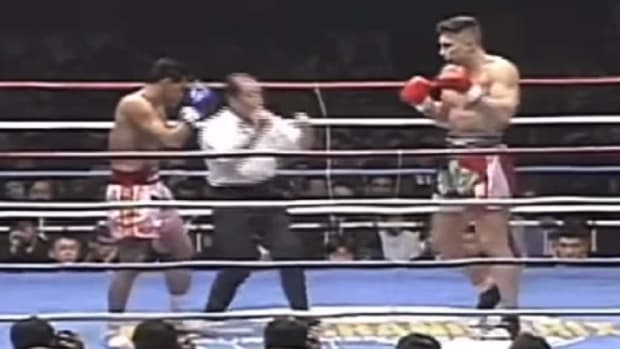 160lb Muay Thai world champion vs. 235lb kickboxing legend - CRAZY size difference