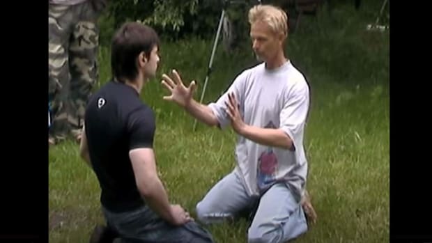 No-touch master challenges skilled martial artist to punch him in the face