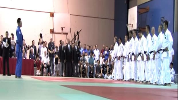Judo world champion rips through 10 judo black belts back to back