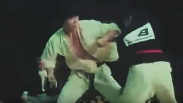 Kyokushin karate vs. Kung Fu fight from 1975 - someone goes DOWN