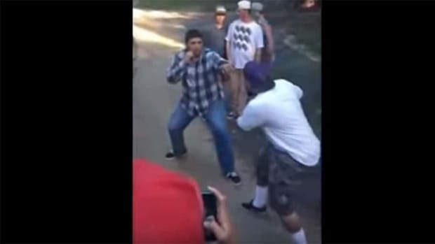 Street bully taunts beginner MMA student and gets DESTROYED