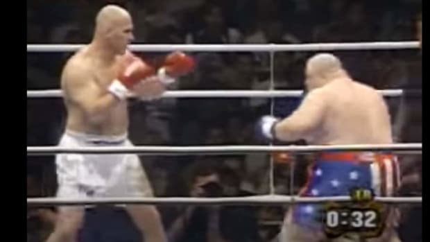 Butterbean fights kickboxing champion - ends brutally