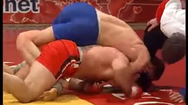 Chechen fighter caught in damaging submission - doesn't care - wins anyway