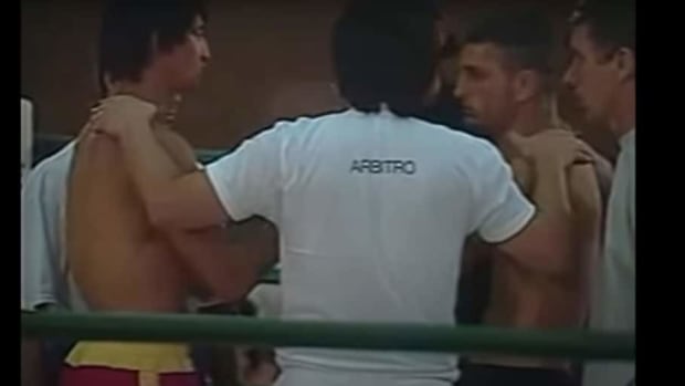 Old school, no-rules: Ralph Gracie vs. Kung Fu master - ends FAST