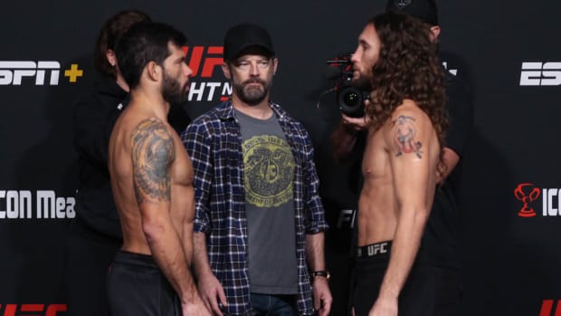 raphael-assuncao-victor-henry-ufc-fight-night-212-official-weigh-ins