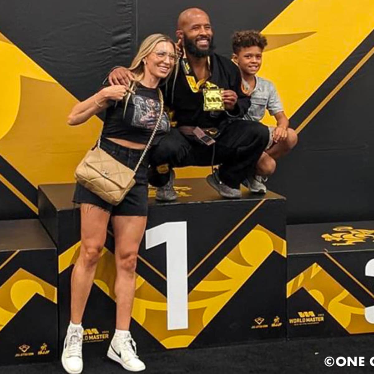 Demetrious Johnson captures gold in World Master IBJJF Jiu-Jitsu