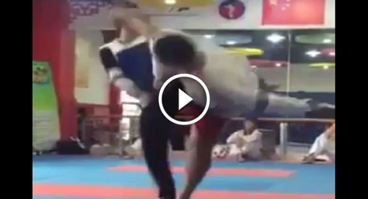 Taekwondo sparring session ends in CRAZY KO