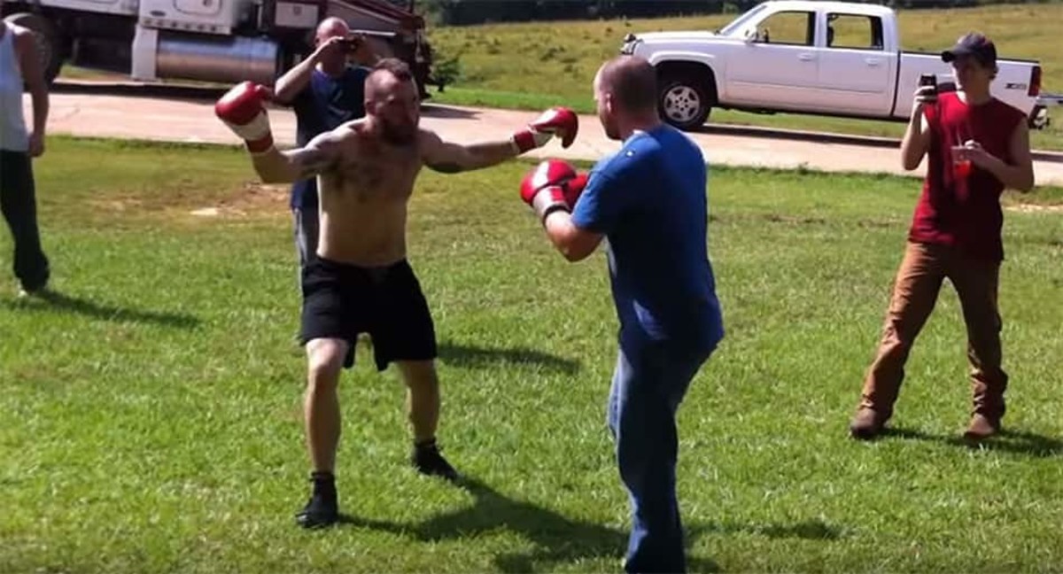Army reservist and MMA fighter settle beef during lunch break