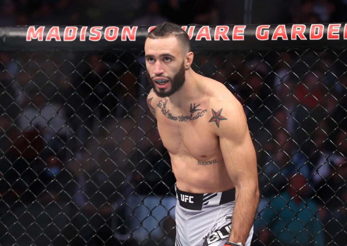 Scoliosis almost cost Shane Burgos his MMA career 6 months after it