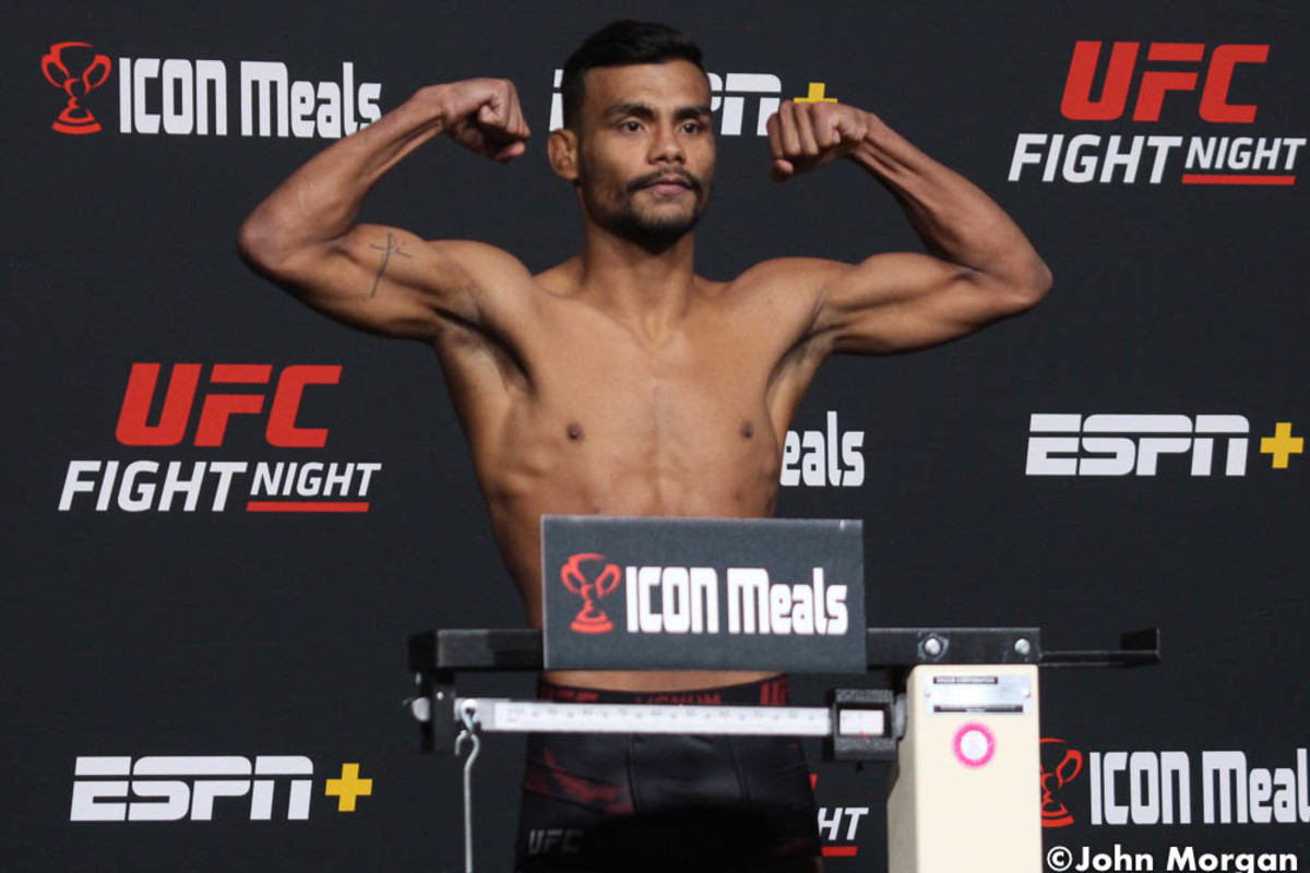 raulian-paiva-ufc-on-espn-38-official-weigh-ins