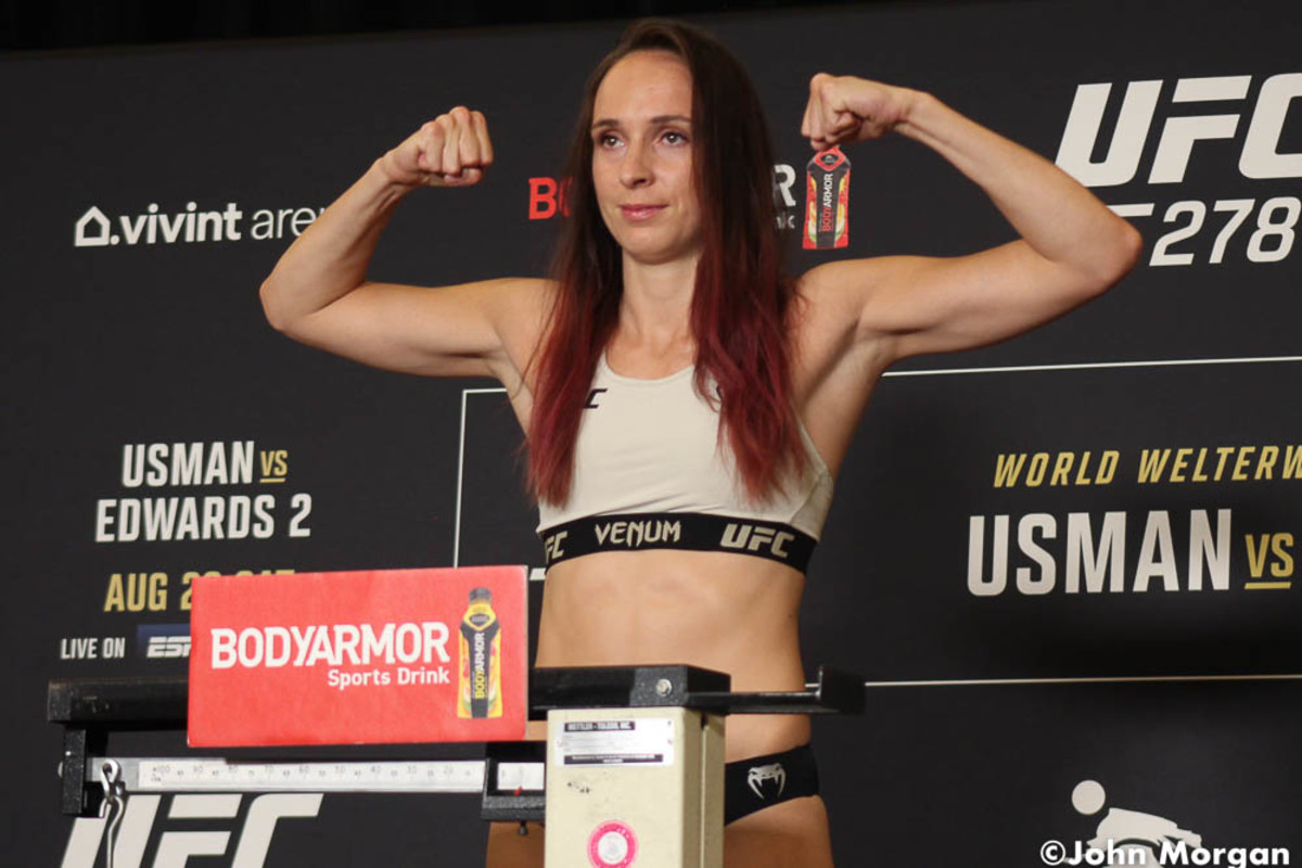 lucie-pudilova-ufc-278-official-weigh-ins