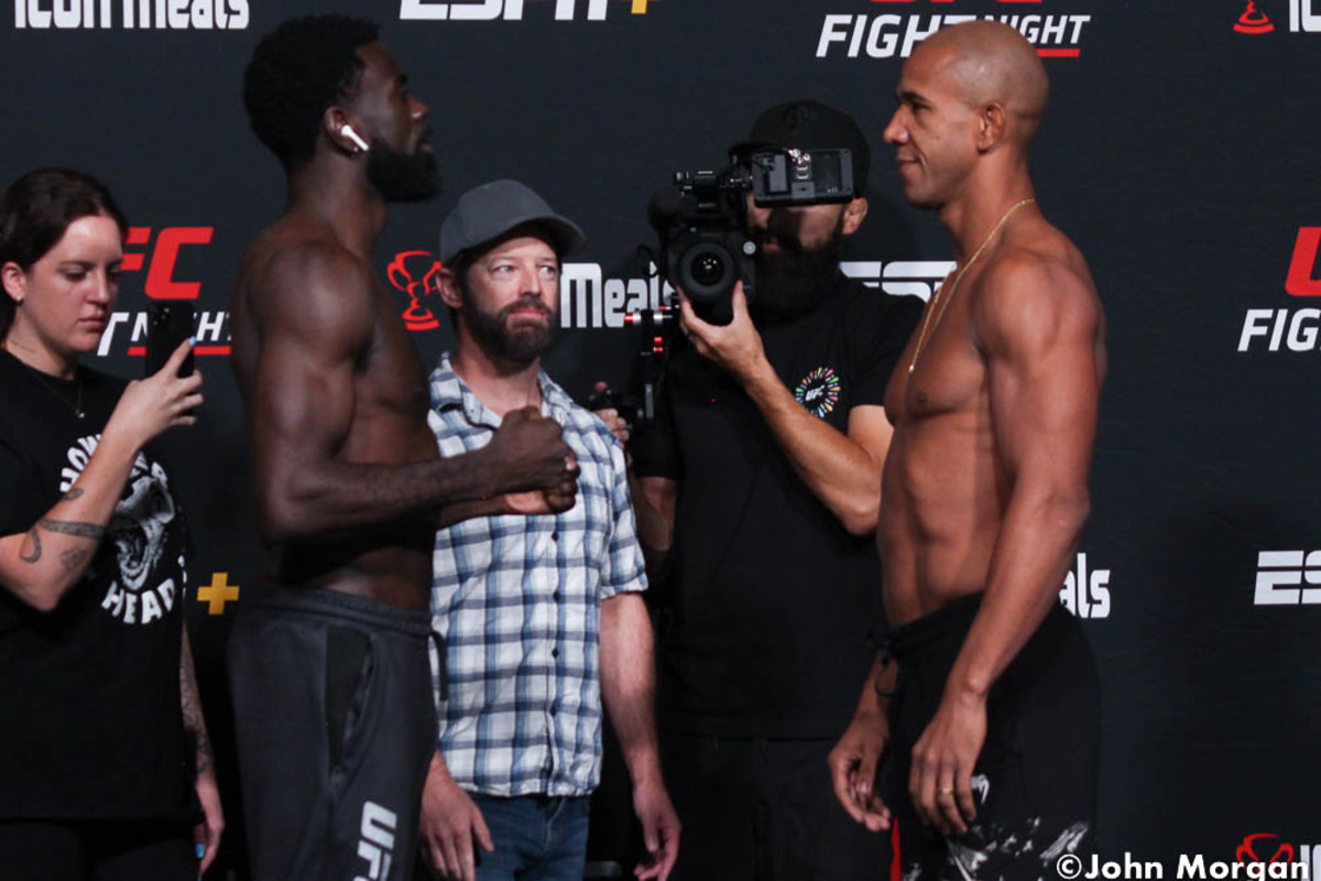 chidi-njokuani-gregory-rodrigues-ufc-fight-night-210-official-weigh-ins