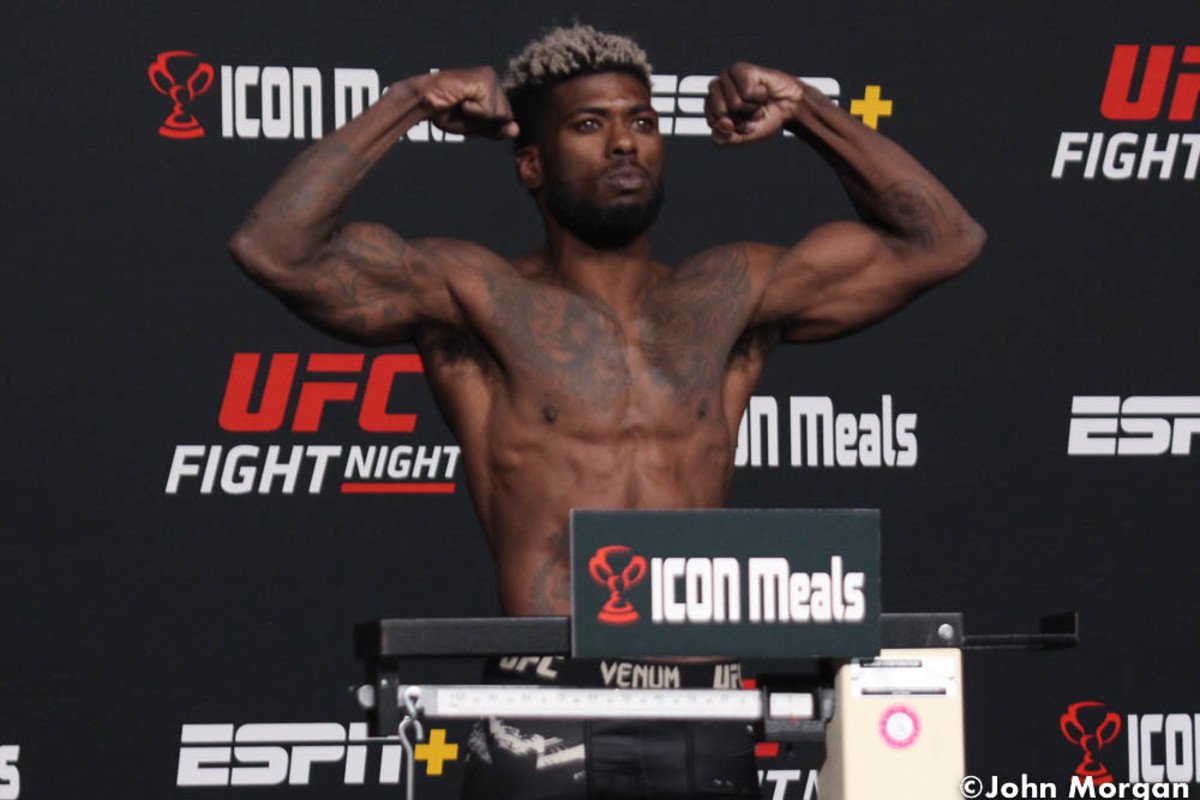 trevin-jones-ufc-fight-night-211-official-weigh-ins