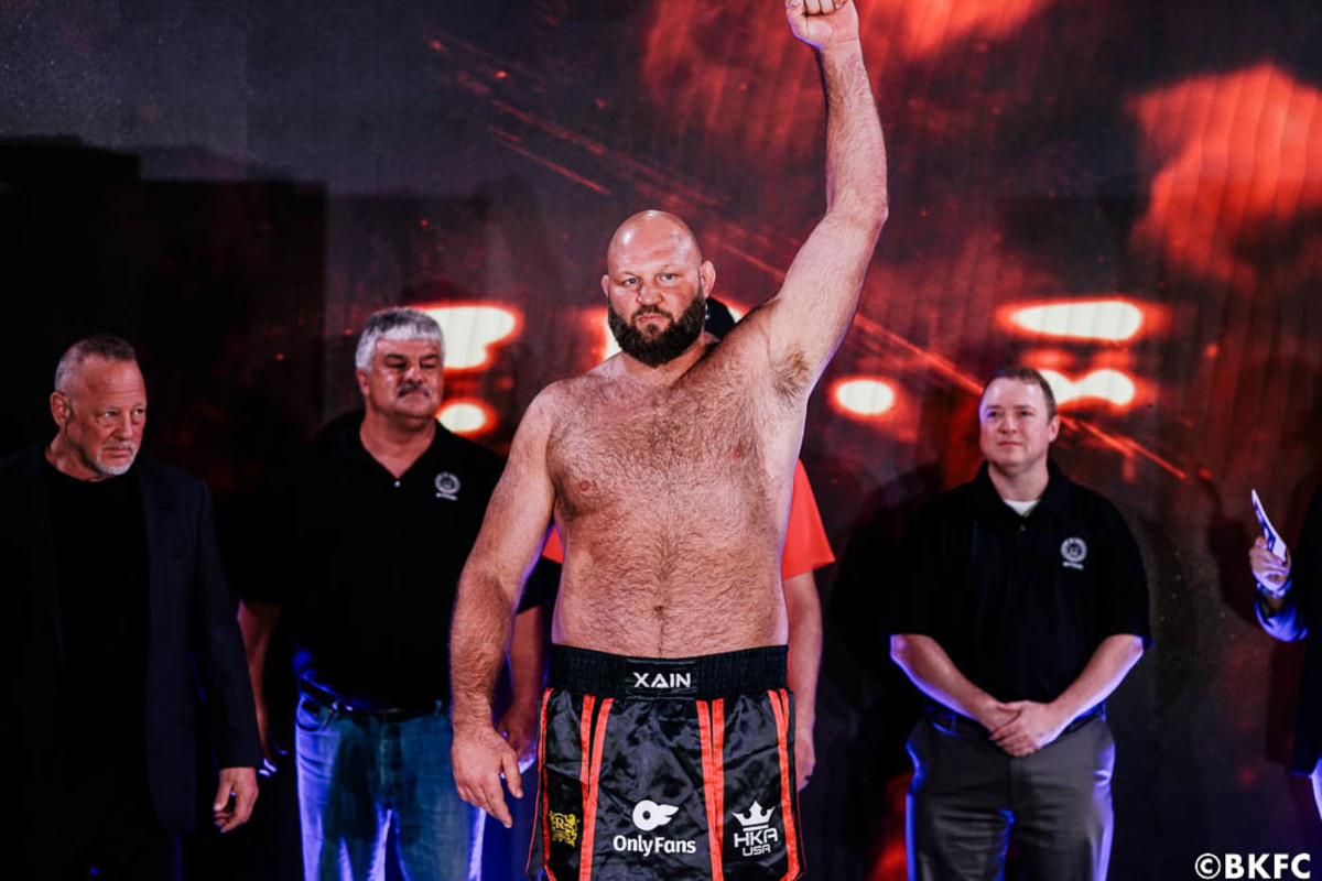 18-ben-rothwell-bkfc-30-official-weigh-ins